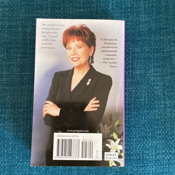 Paperback novel - romance/suspense/historical - Picture 2 of 2